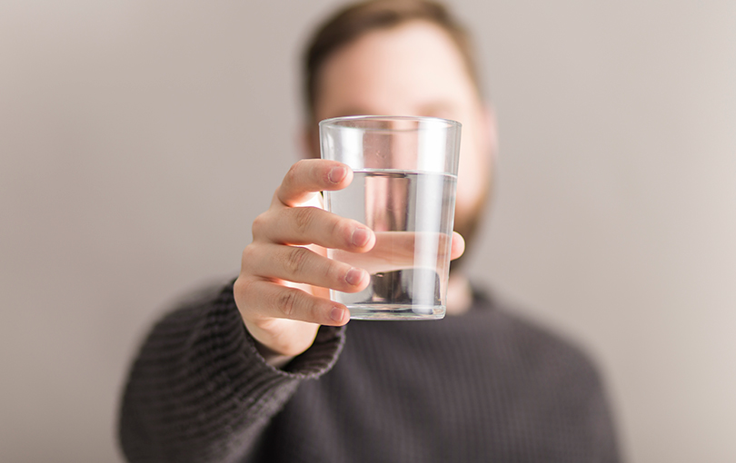agua morna em jejum